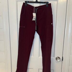 Figs Women’s Yola Skinny Deep Red Scrub Pants size S NWT